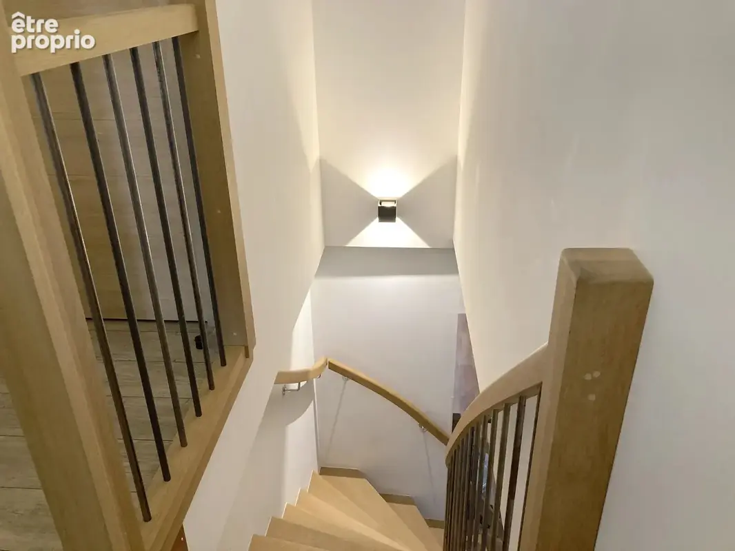 Maison de ville en pierre superbement présentée - photo 13