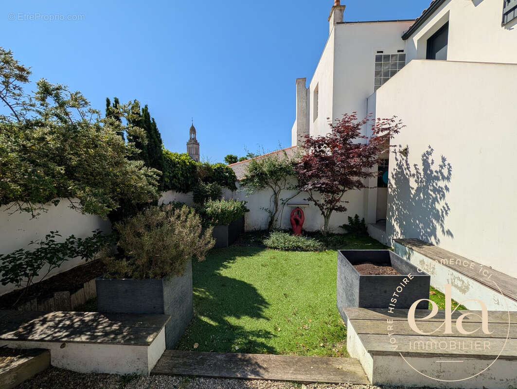 Maison 179 m² à Saint-Gilles-Croix-De-Vie  - photo 2
