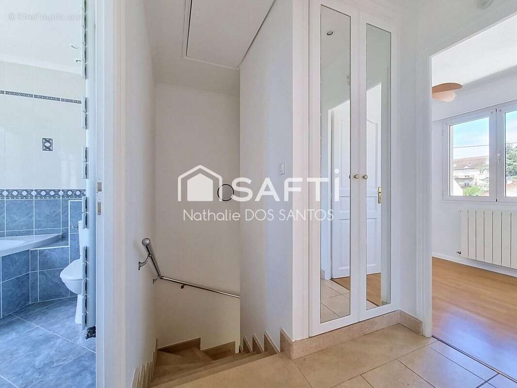 Maison 99 m² à Noisy-Le-Grand  - photo 7
