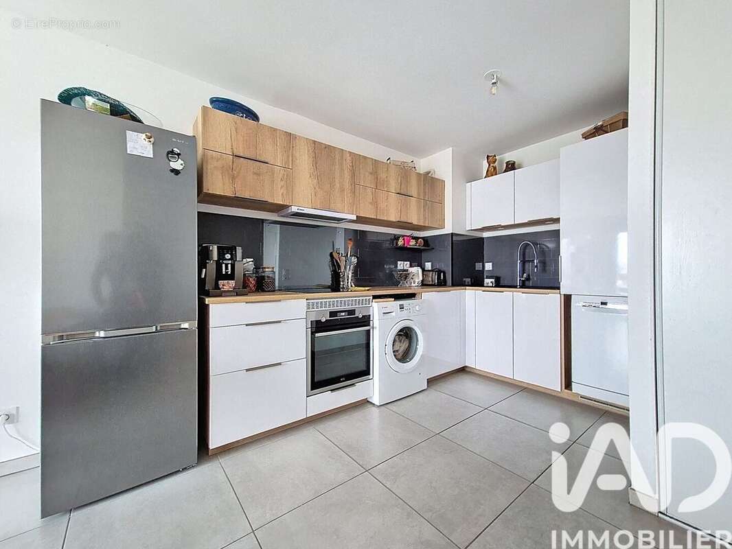 Appartement 43 m² à La Roche-Sur-Foron  - photo 2