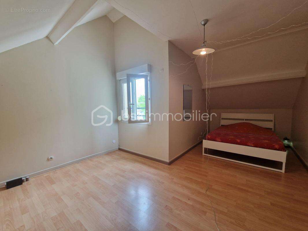 Maison à SAINT-GERMAIN-LES-ARPAJON