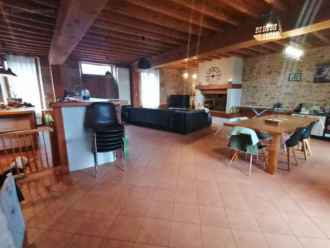 Maison à AJAIN