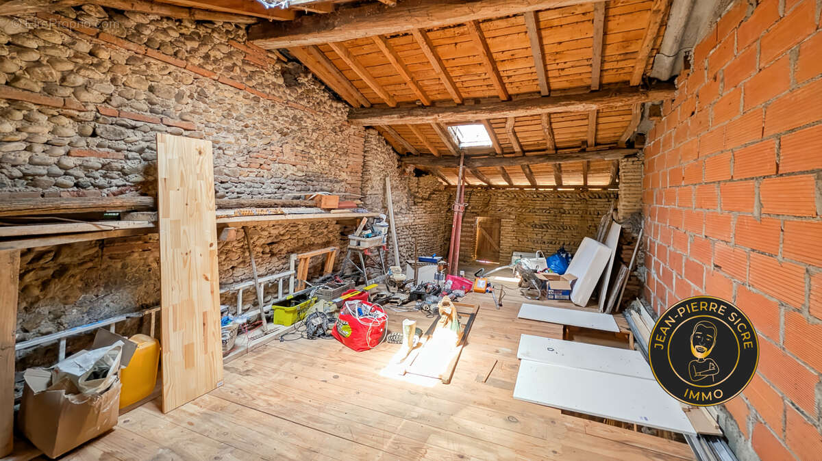 Cintegabelle : Maison de Ville Rénovée, Vendue Meublée avec Dépendance et Jacuzzi ! - photo 3