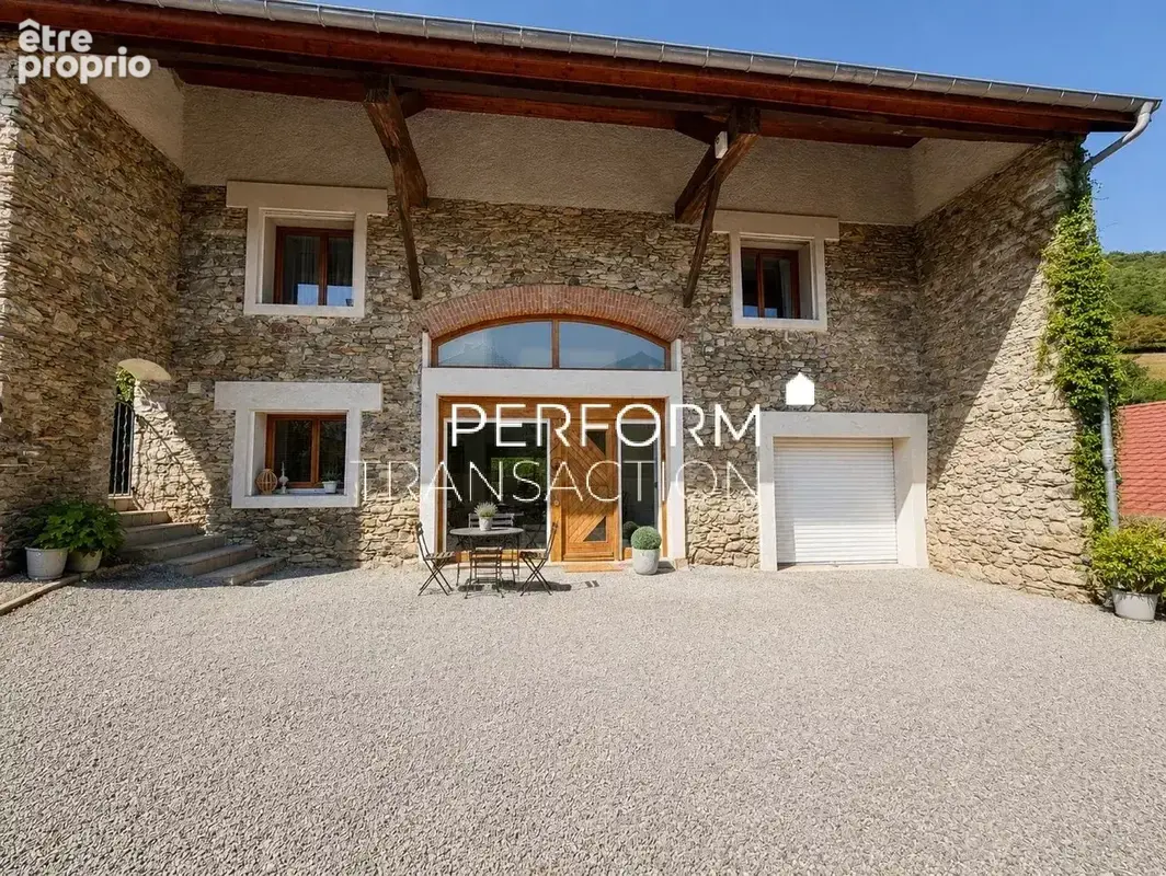 SAINT MARTIN D'URIAGE-Maison de caractère de 274m² - photo 19