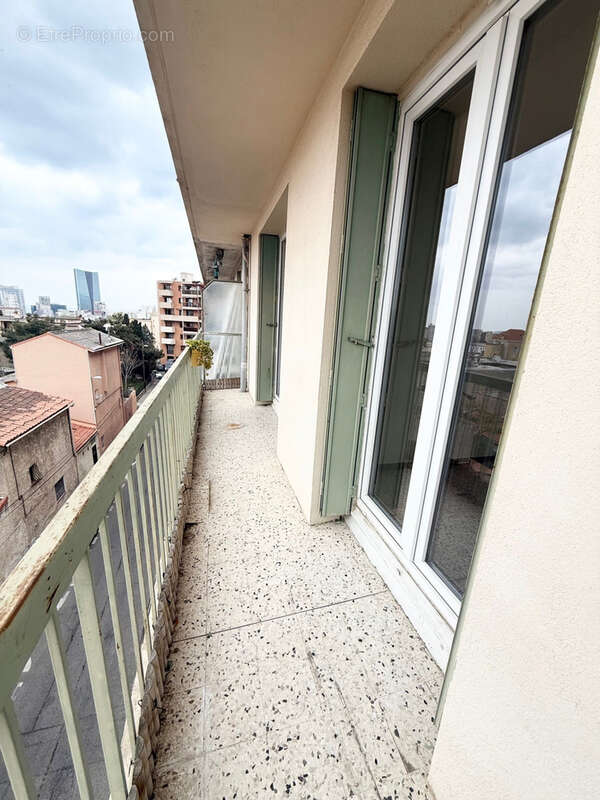 Appartement à MARSEILLE-3E