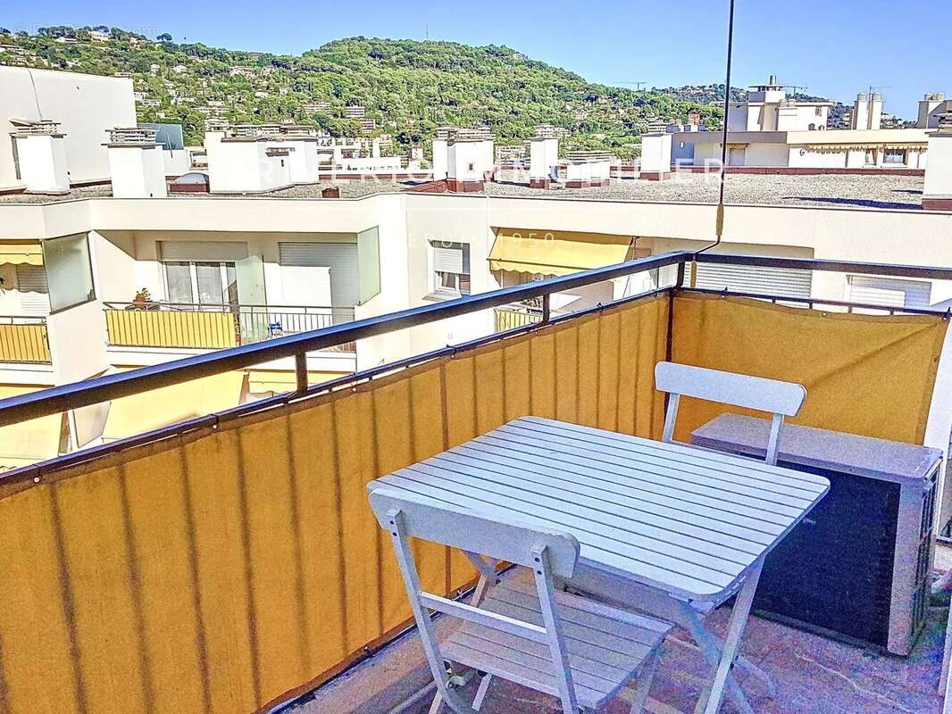 Appartement à LE CANNET