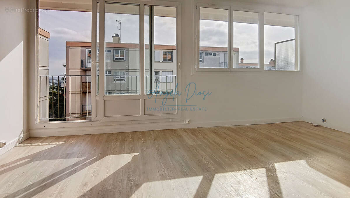 Appartement à LE PLESSIS-ROBINSON