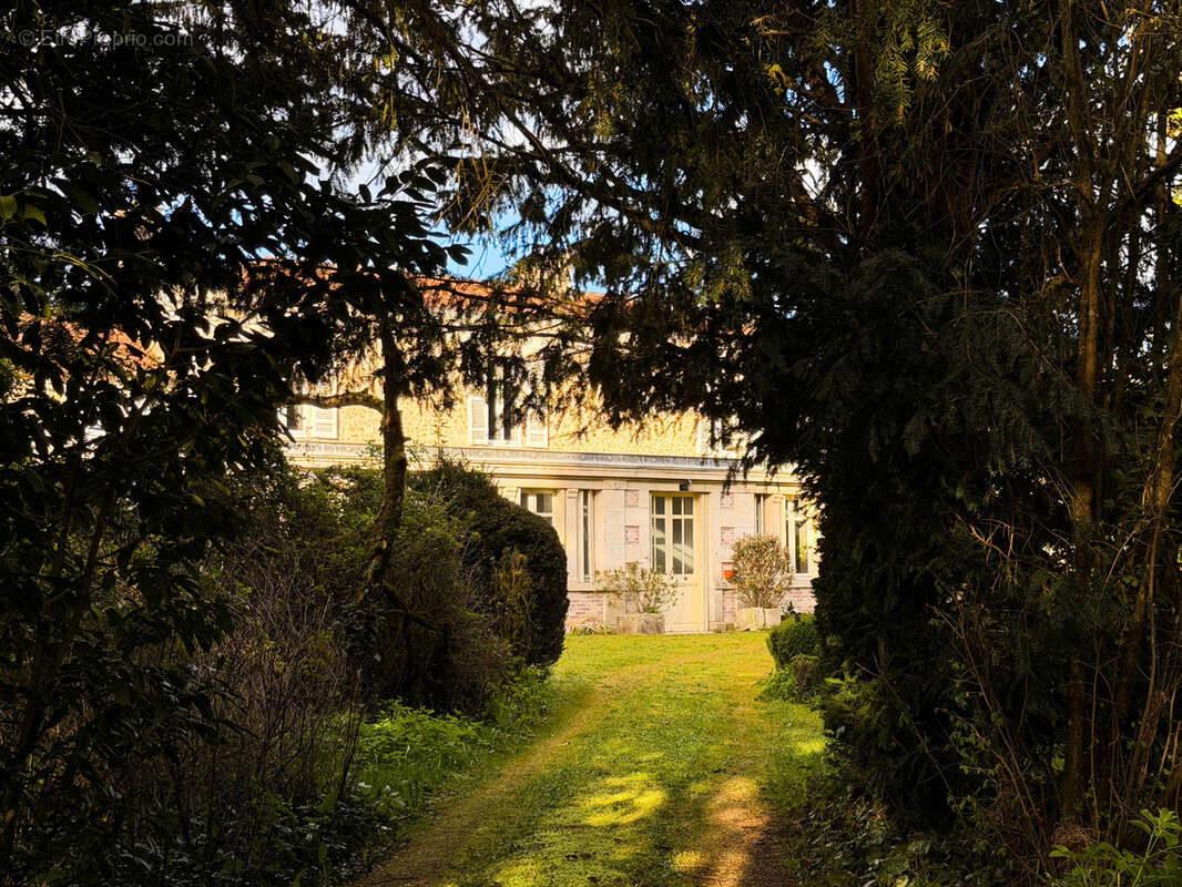 Maison à RAZAC-SUR-L'ISLE
