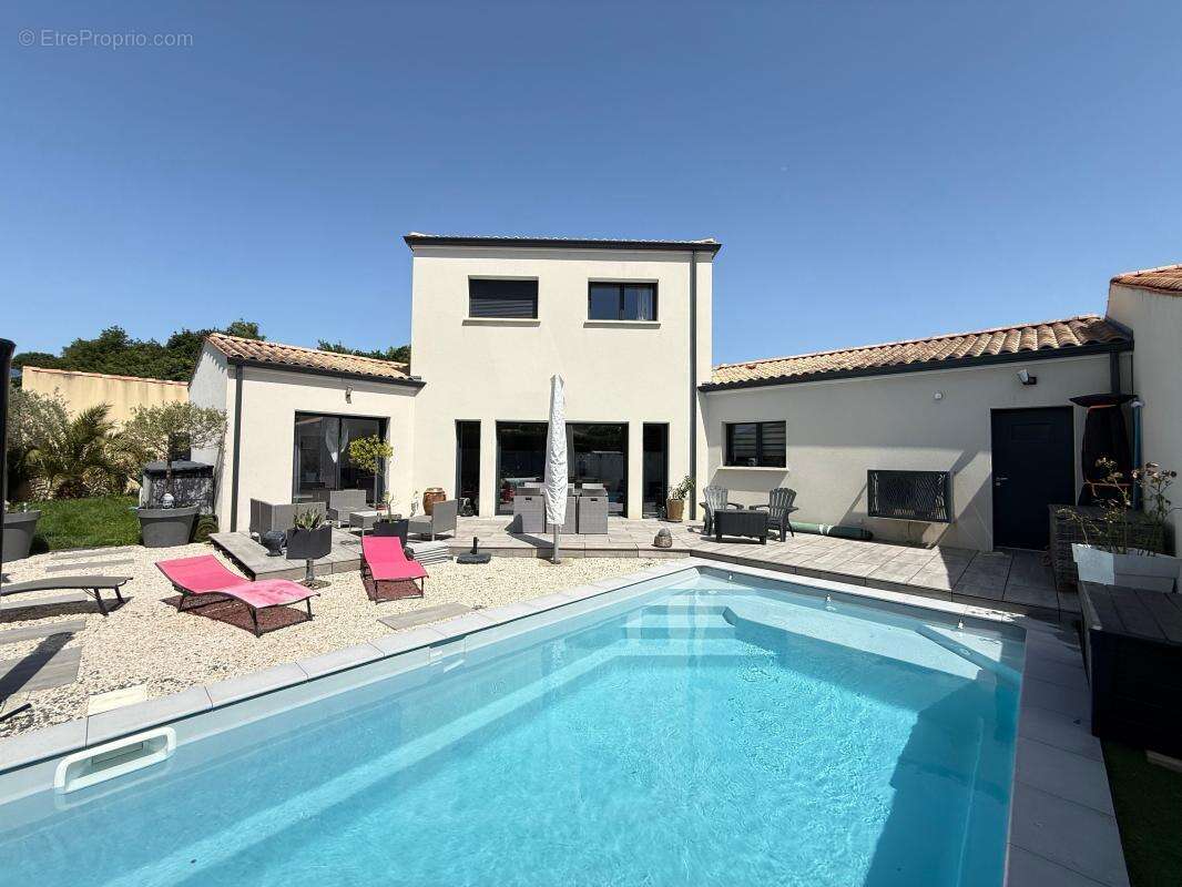Maison à SAINT-SULPICE-DE-ROYAN
