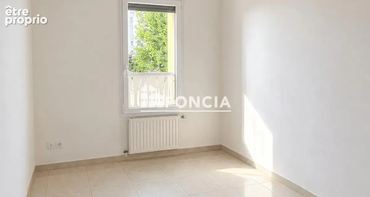 T4 lumineux avec balcon et garage box – Centre de Neuville-sur-Saône - photo 6