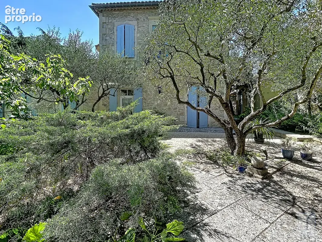 Maison de charme de 257 m², avec piscine et terrain arborée - photo 2