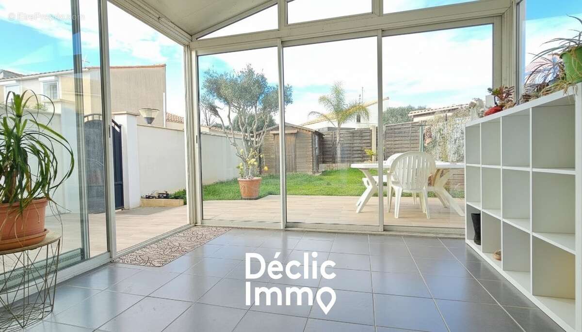 Maison à VIC-LA-GARDIOLE