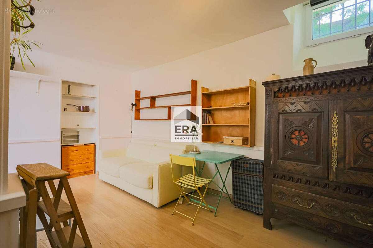 Appartement à PARIS-14E