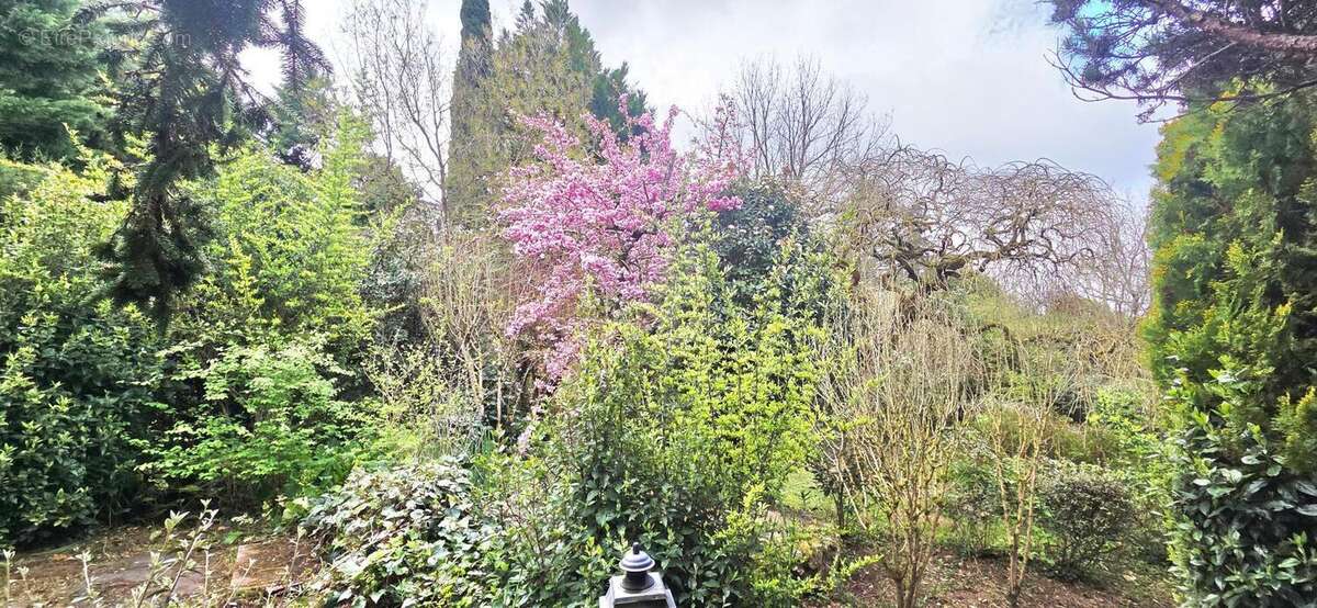 Maison à BEAUMONT-SUR-LEZE