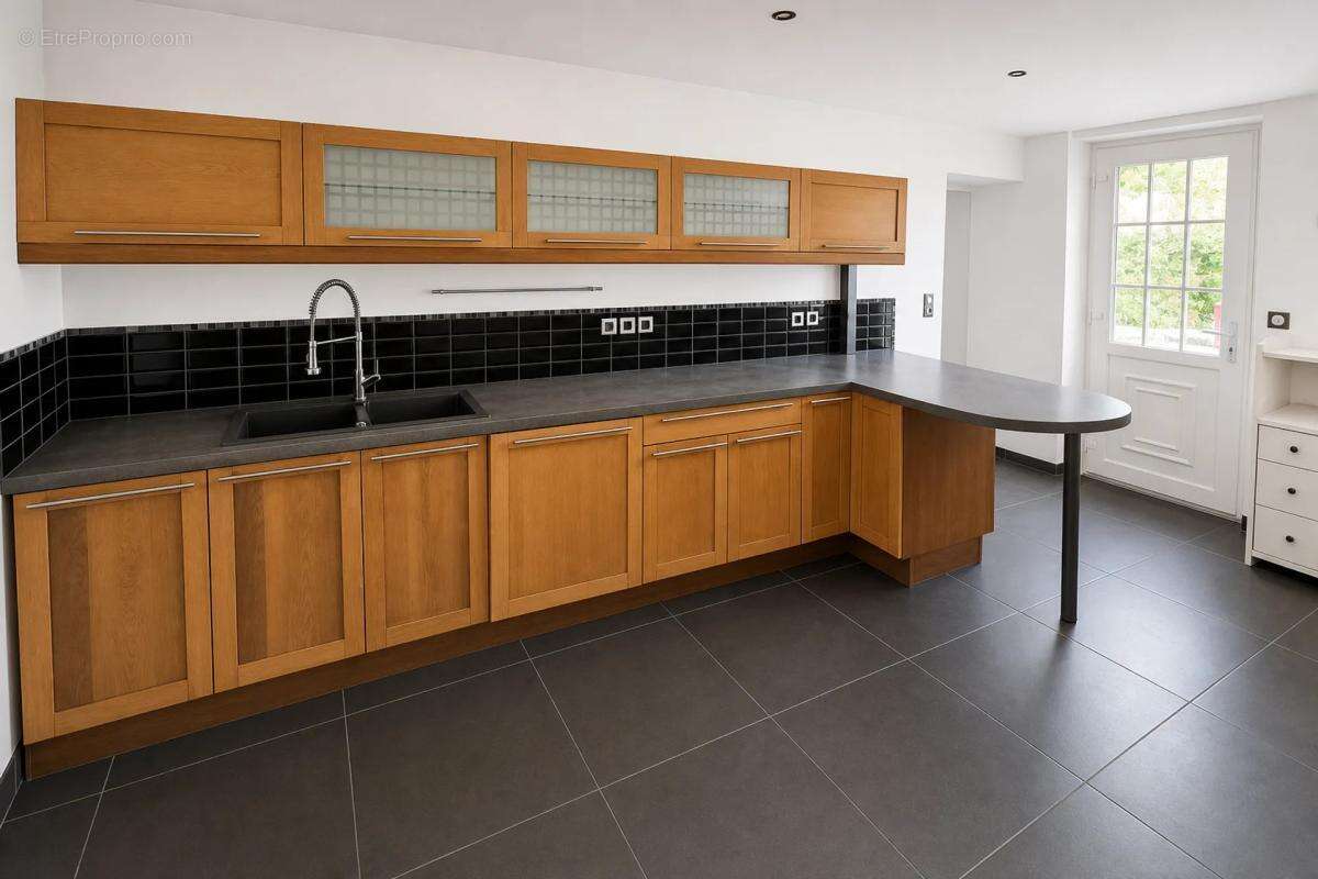 Maison de 8 pièces de 240 m² à Aureilhan - photo 15