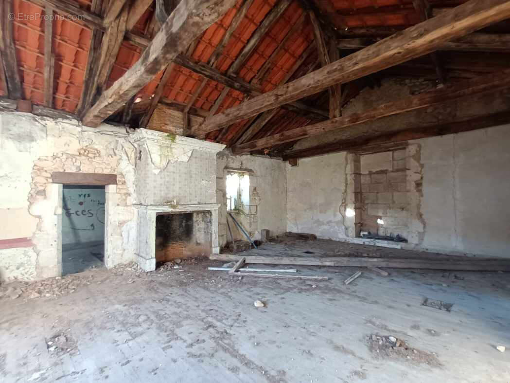 Maison à CHATEAU-L'EVEQUE