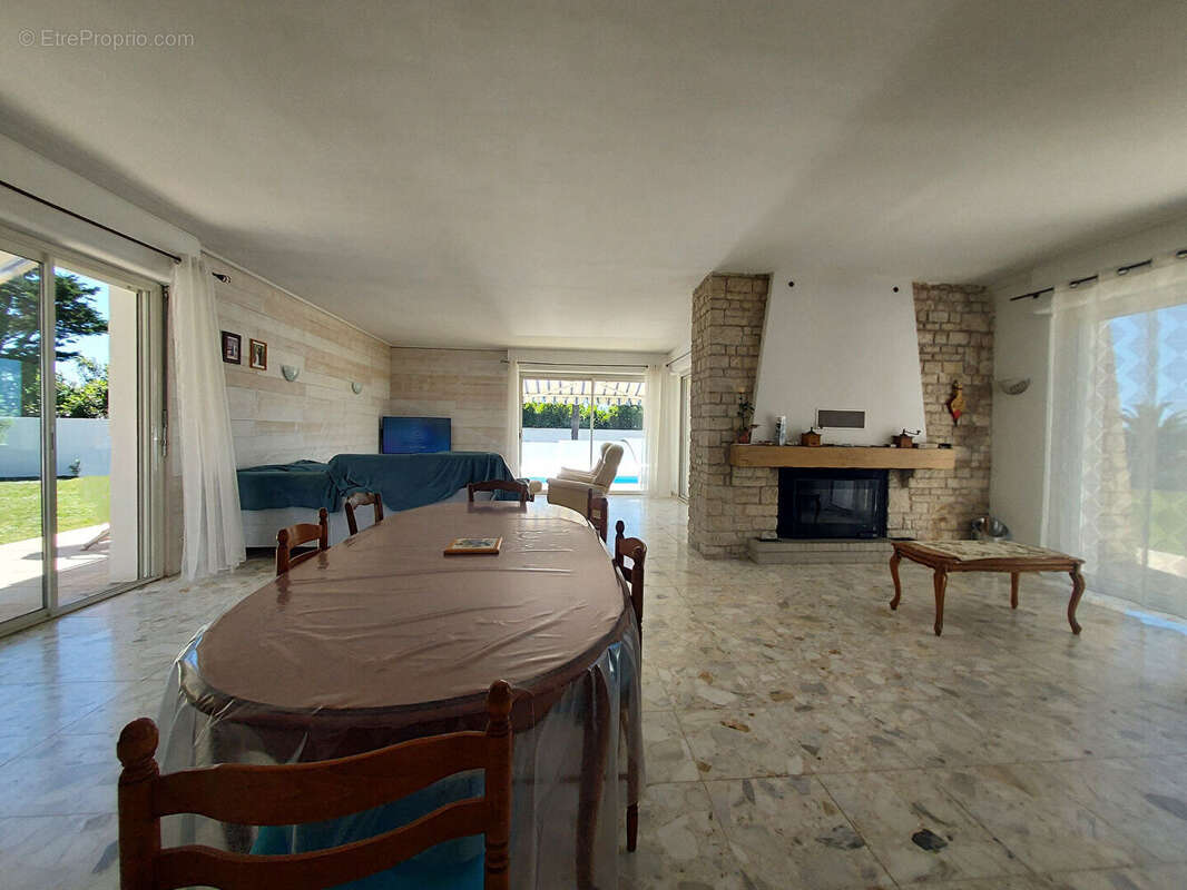 Maison à BOURCEFRANC-LE-CHAPUS