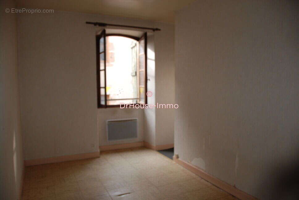 Maison à LACAPELLE-MARIVAL