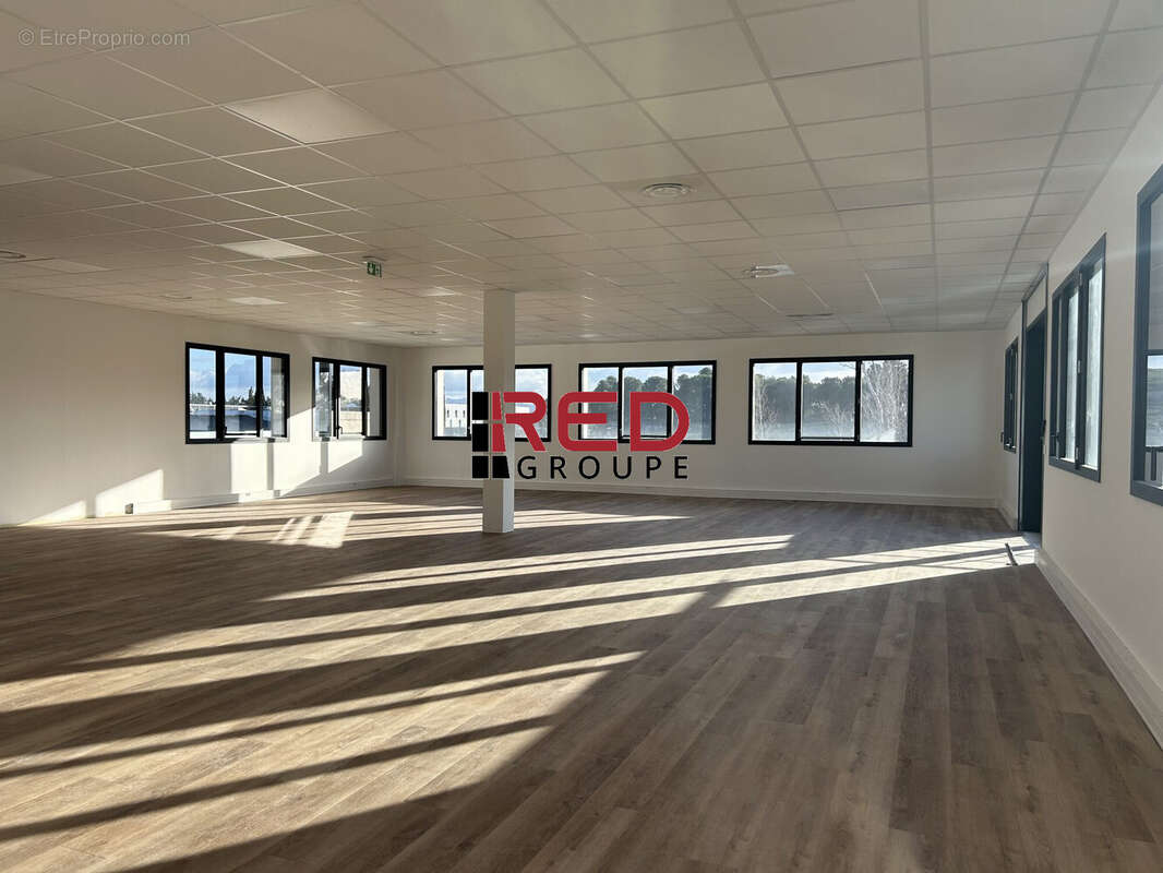 Commerce à EGUILLES