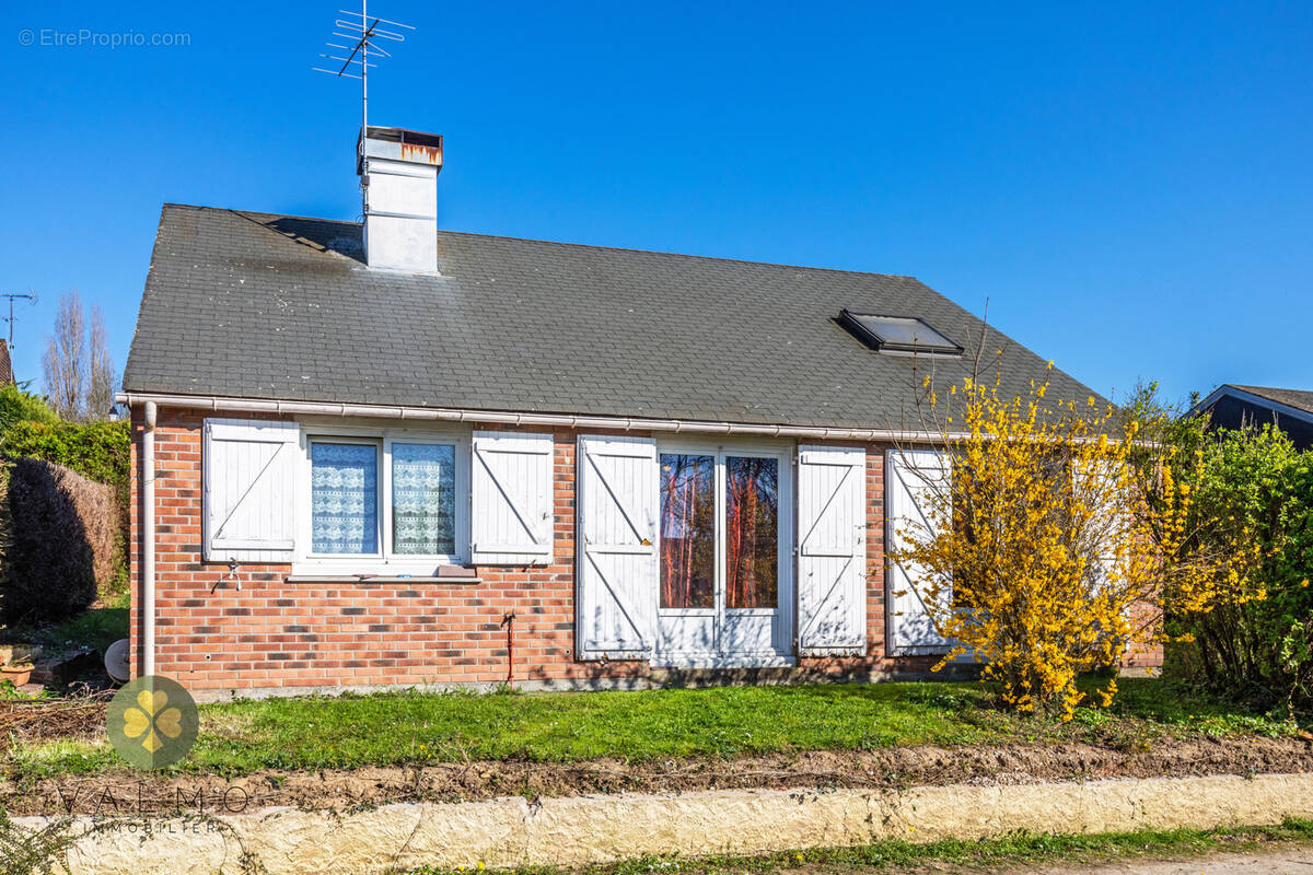 Maison à LA QUEUE-LES-YVELINES