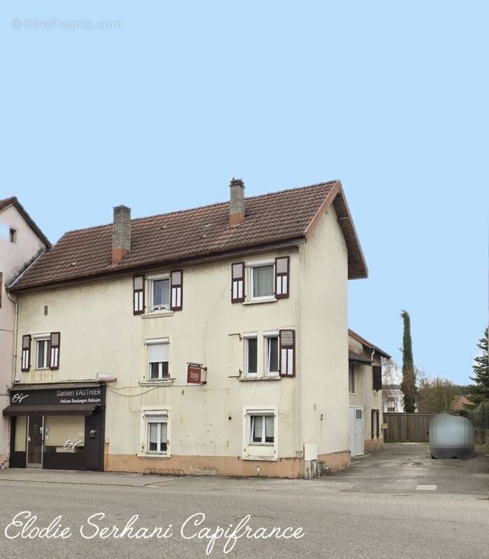 Appartement à COLOMBIER-FONTAINE