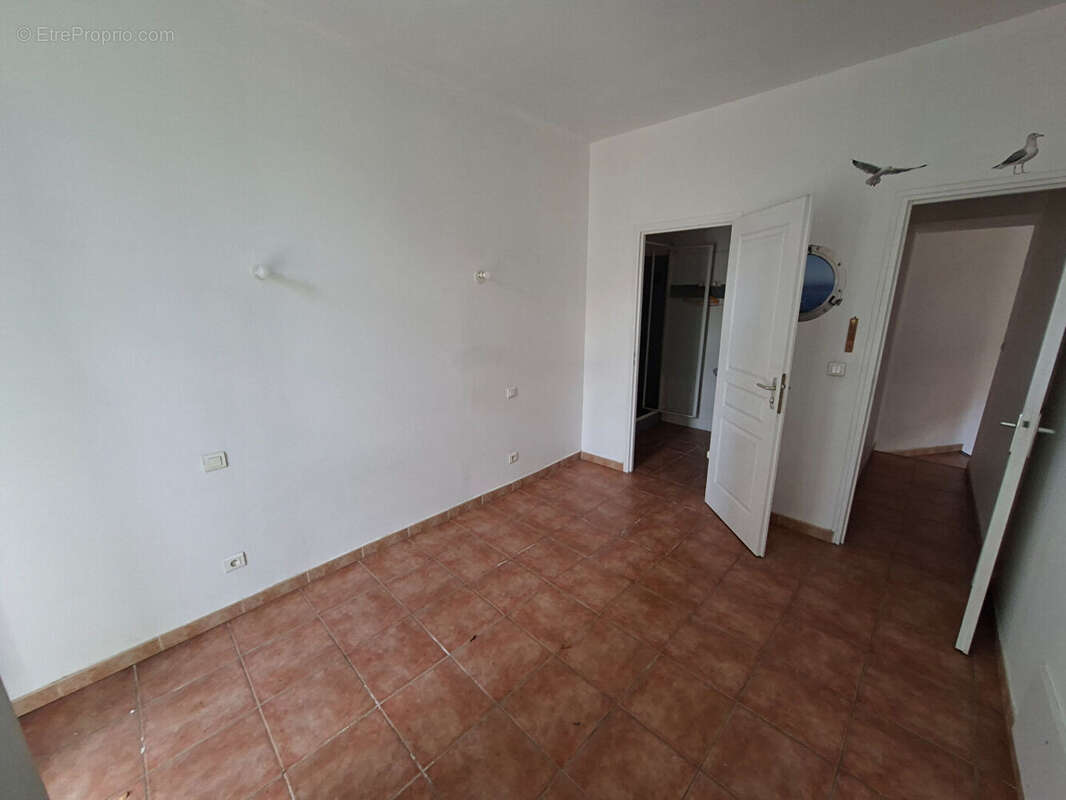 Exclusivite pertuis - appt t2 avec jardinet parking - photo 4