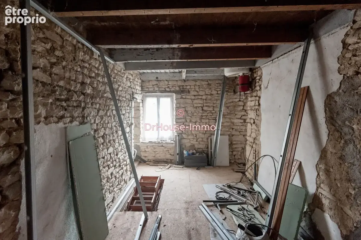 Maison 56 m² à Neuville-De-Poitou  - photo 4