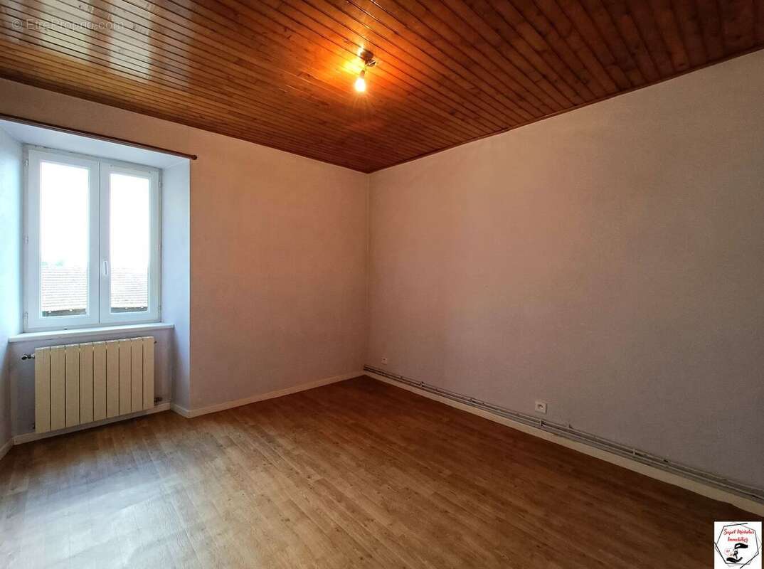 Maison à COLOMBIER-LE-VIEUX