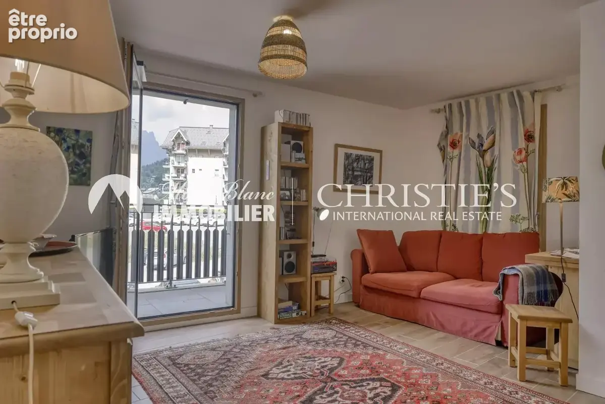 APPARTEMENT - centre village - photo 4