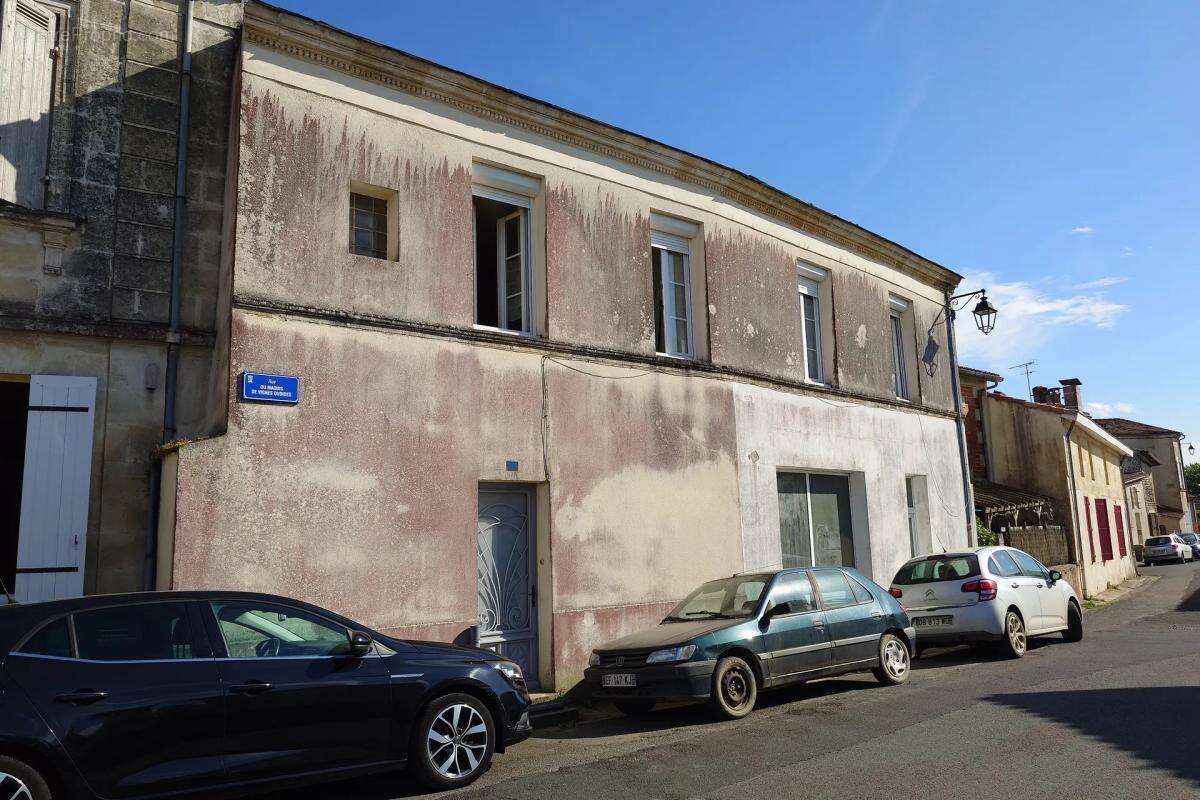 Maison à SAINT-ESTEPHE