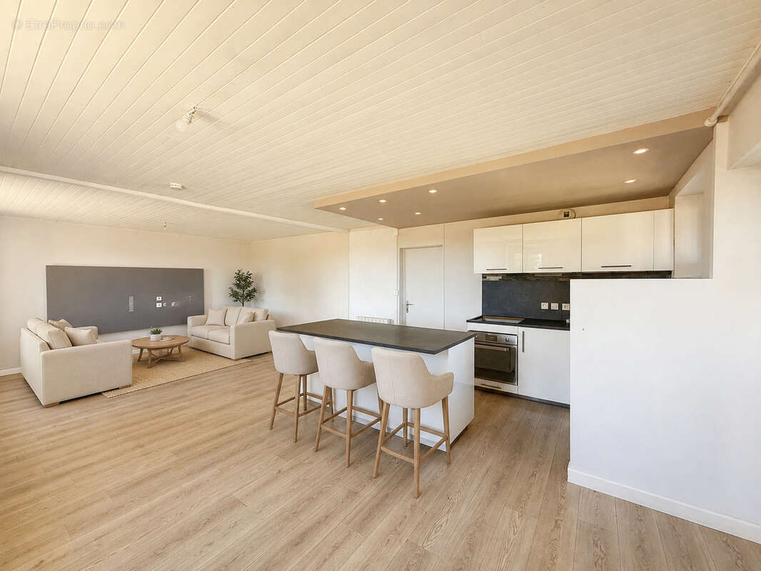 Maison en pierres 95 m2 habitables sur 1000 m2 de terrain avec dépendances - Secteur privilégié de CONDRIEU - photo 8