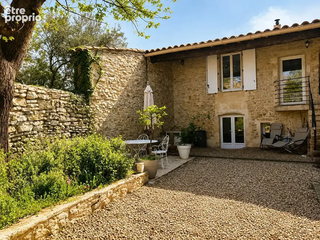 Calvisson maison de village en pierres avec cour - photo 3