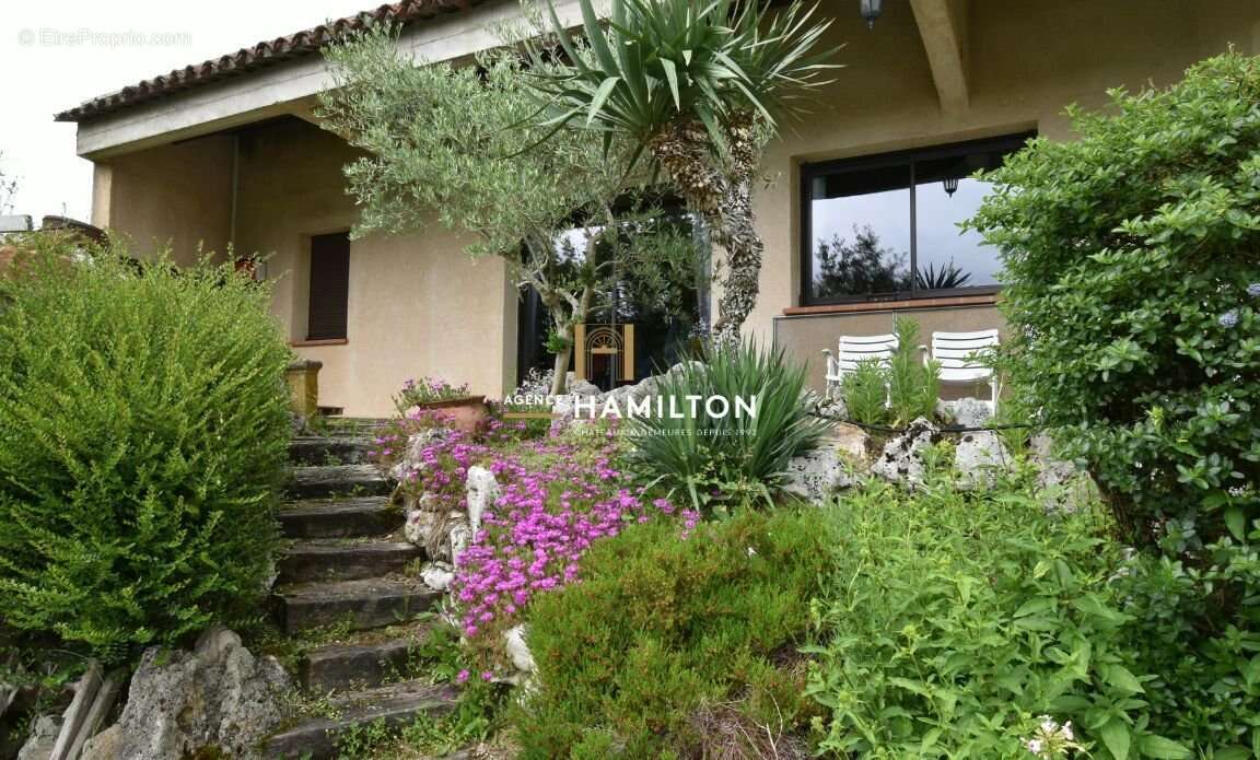 Villa non-mitoyenne de type t6 avec vues, terrasses, piscine et garages - photo 5