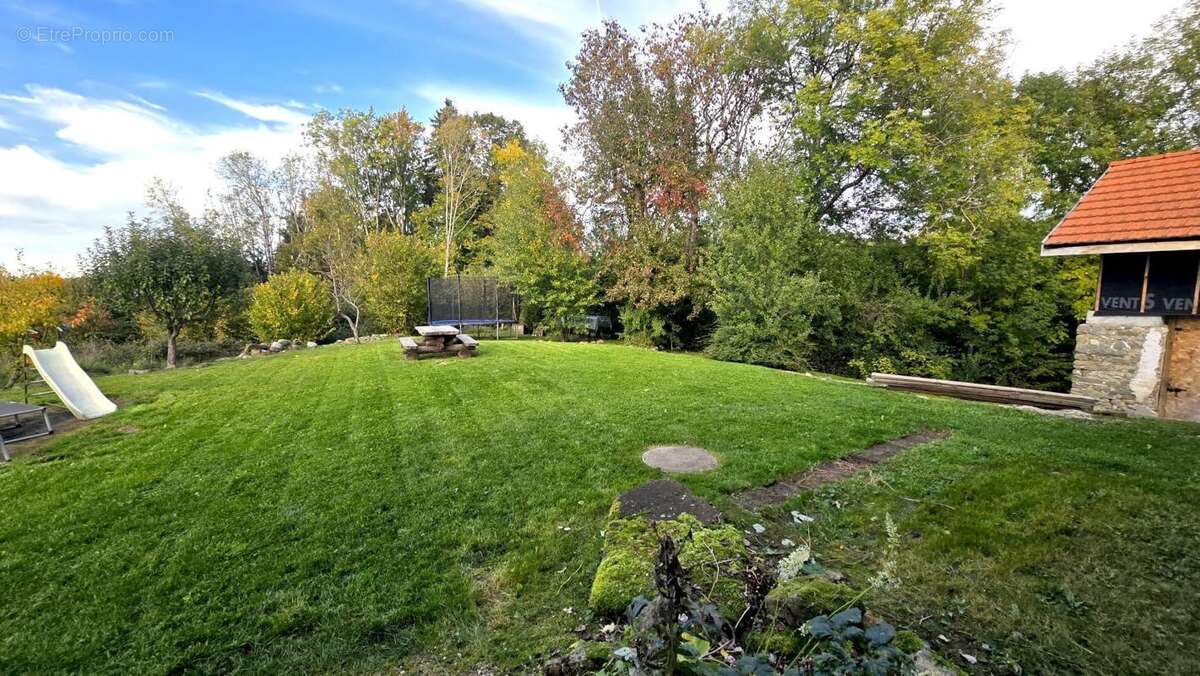 Appartement à LA ROCHE-SUR-FORON