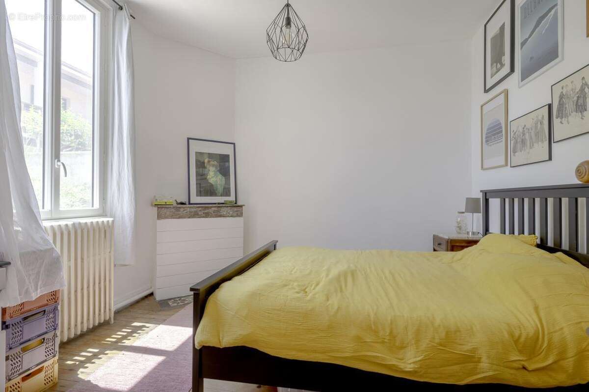 Maison 137 m² à Begles  - photo 9