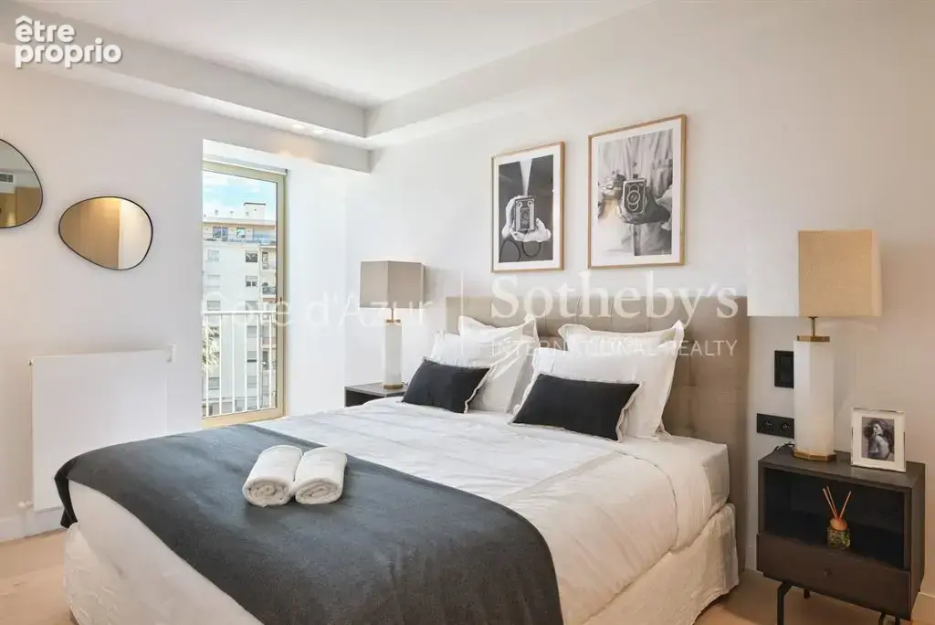 Cannes Croisette, magnifique vue mer : appartement 3 Pièces parfait état. - photo 12