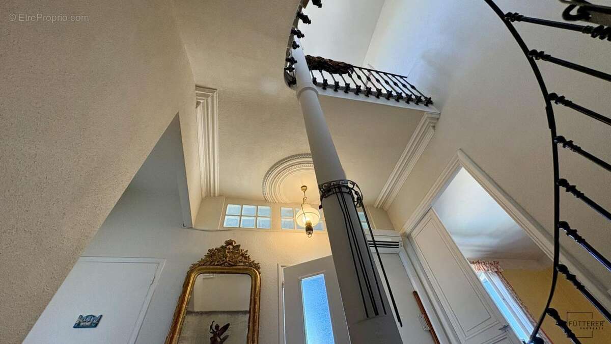 Luc-sur-Orbieu : Maison de caractère avec annexe et remise viti - photo 2