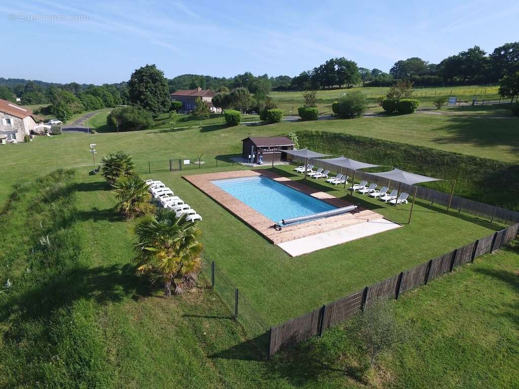 Maison à AVAILLES-LIMOUZINE