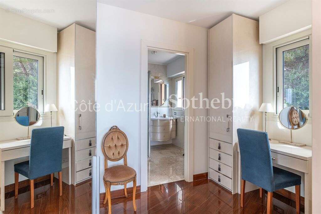 Appartement à ROQUEBRUNE-CAP-MARTIN
