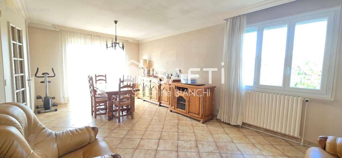 Photo 6 - Maison à SAINT-BONNET-DE-MURE