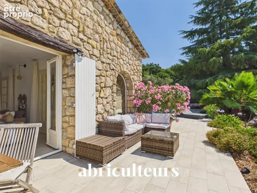 Peymeinade – Bastide provençale de 345 m² avec vue panoramique - photo 27
