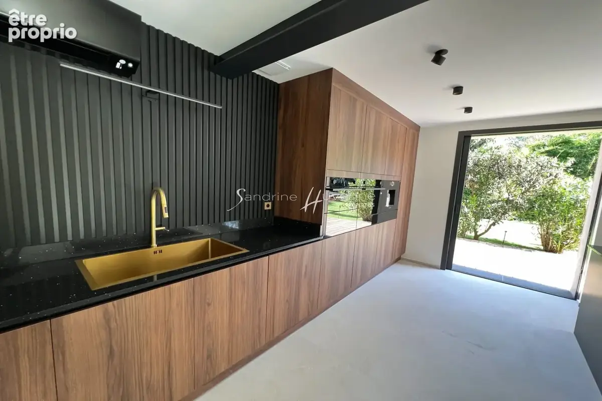 Maison 5 pièces à vendre à La Croix-Valmer (83420) - photo 5