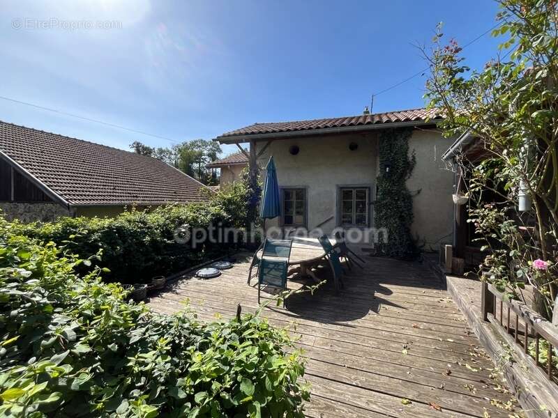 Maison à SAINT-DIDIER-SUR-BEAUJEU