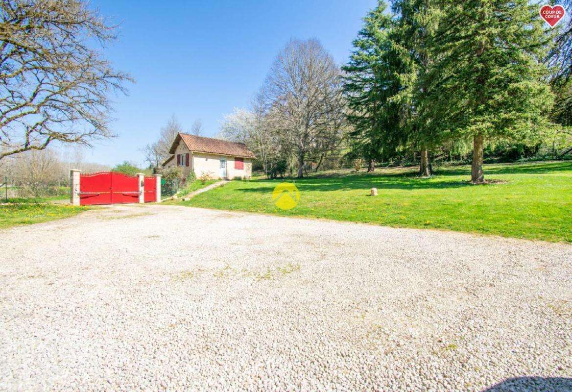 Maison à LE BUISSON-DE-CADOUIN