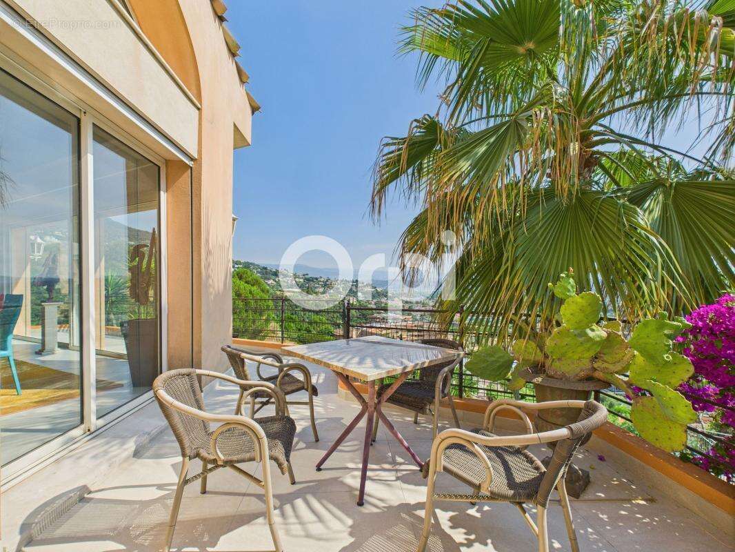 Maison à MANDELIEU-LA-NAPOULE