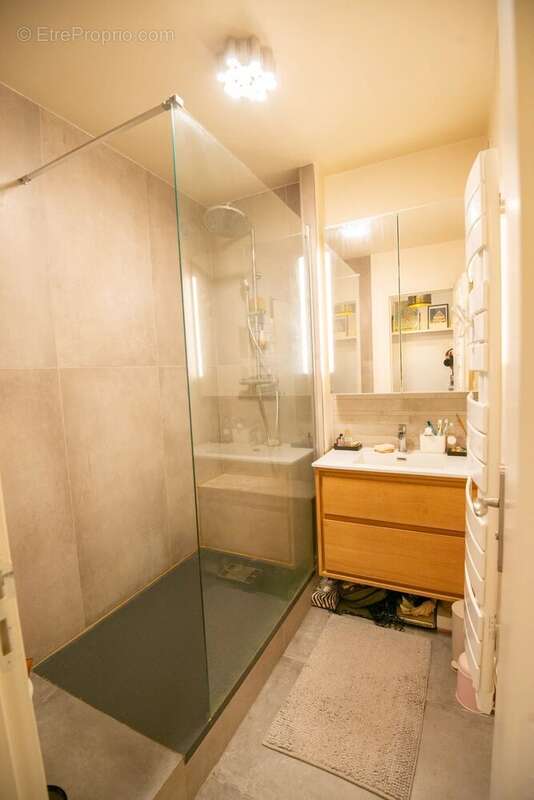 Appartement à ISSY-LES-MOULINEAUX