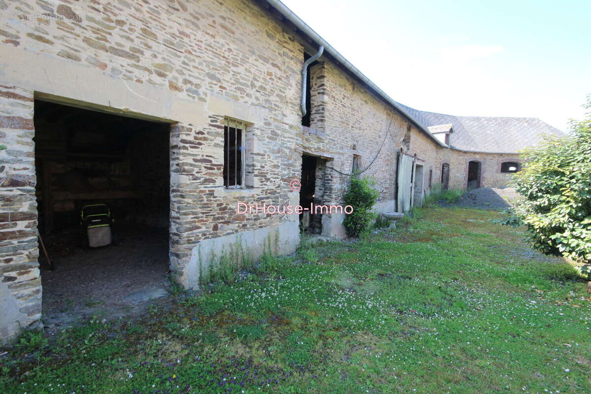 Maison à PLANQUERY