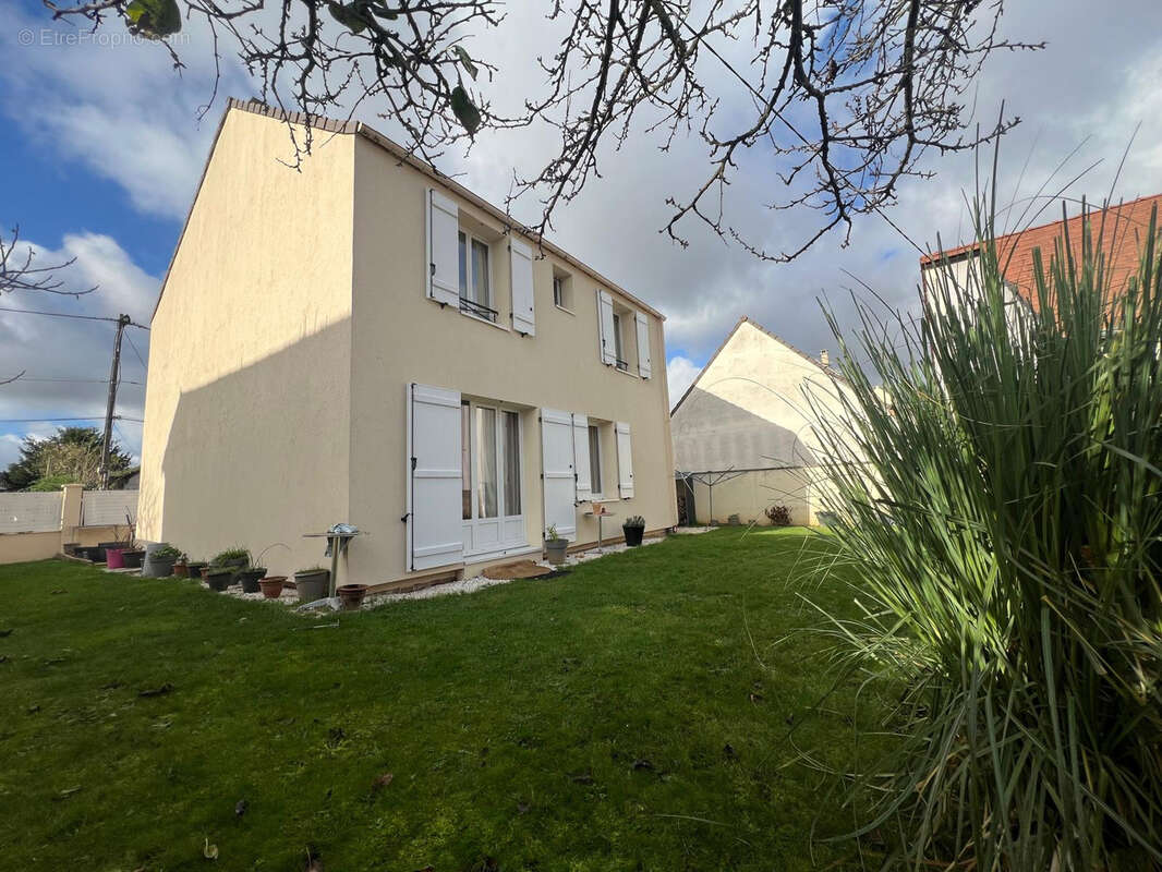 Maison à GOUSSAINVILLE