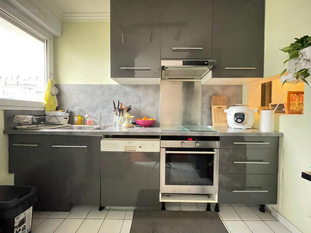 Appartement à LES PAVILLONS-SOUS-BOIS