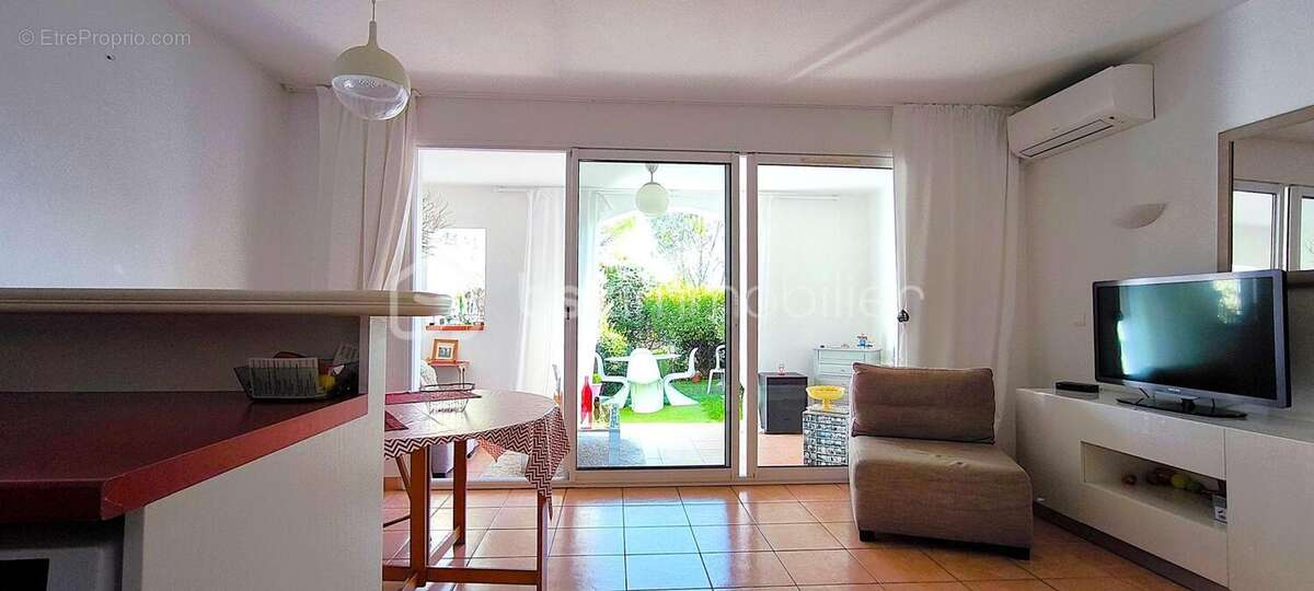 Magnifique appartement de 36 m2 sur le Golf de Pont-Royal, avec un jardin et une place de parking privée - photo 8